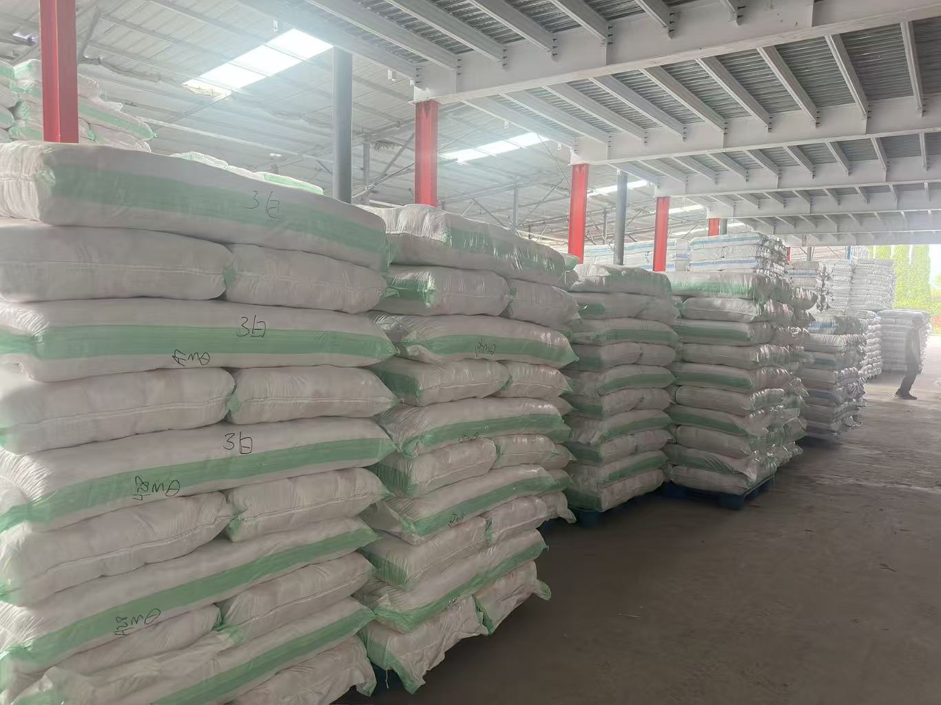 Safety gloves warehouse with ready-to-ship bulk inventory