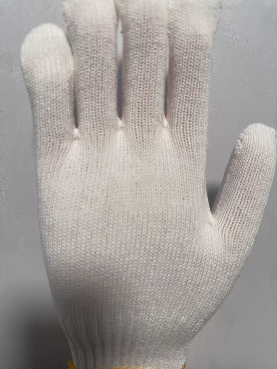 600g White Spun Wool